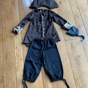 Kids Pirate Costume Size 5